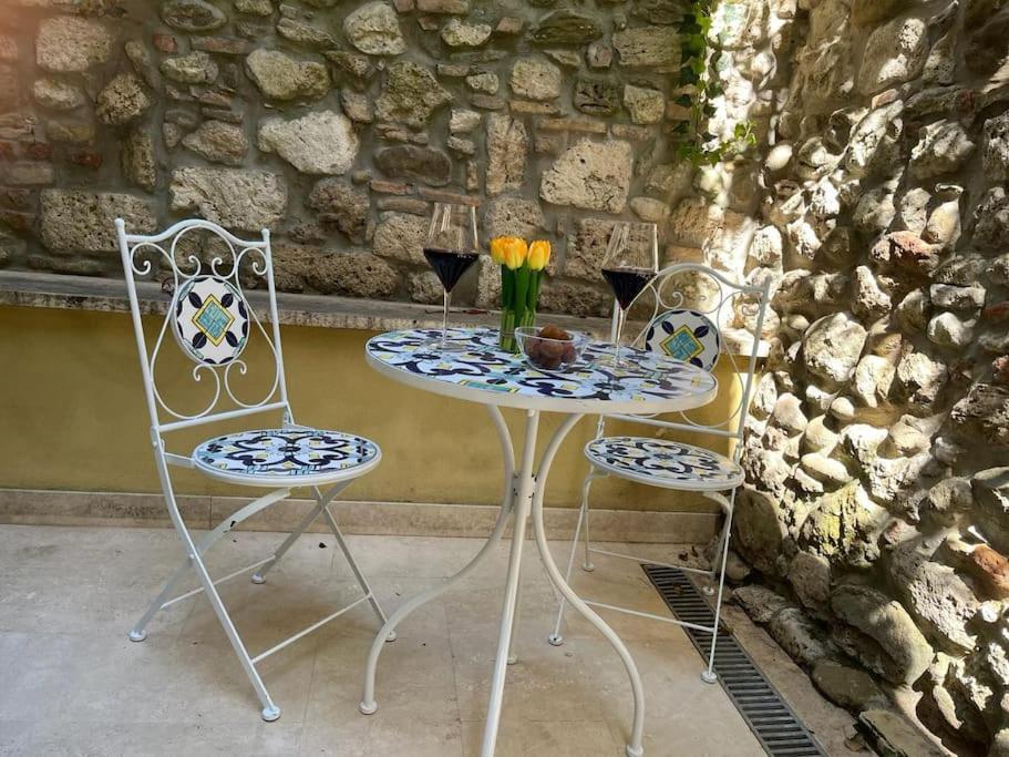 Charme In Centro With Private Parking Apartment